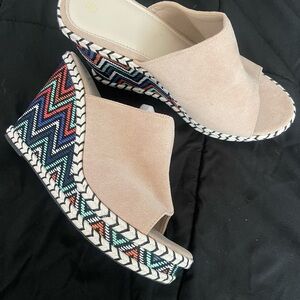 Women's Beige Wedge Sandals with Multicolor Pattern